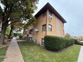 7762 Madison St in River Forest, IL - Building Photo