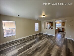 5023 Volcanic Rock Ln in Las Vegas, NV - Building Photo - Building Photo