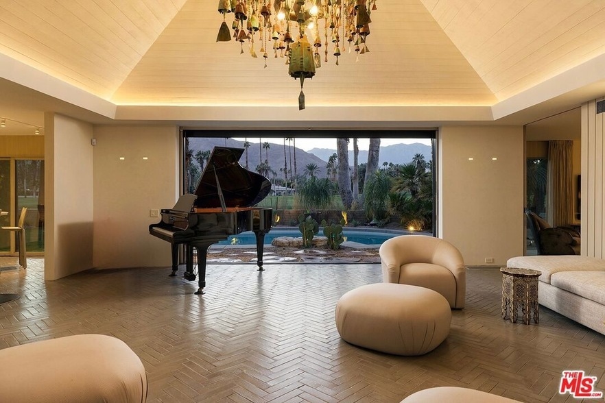 40281 Sand Dune Rd in Rancho Mirage, CA - Building Photo