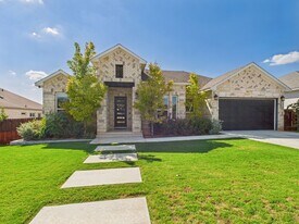 747 Darlington Dr in Fredericksburg, TX - Building Photo