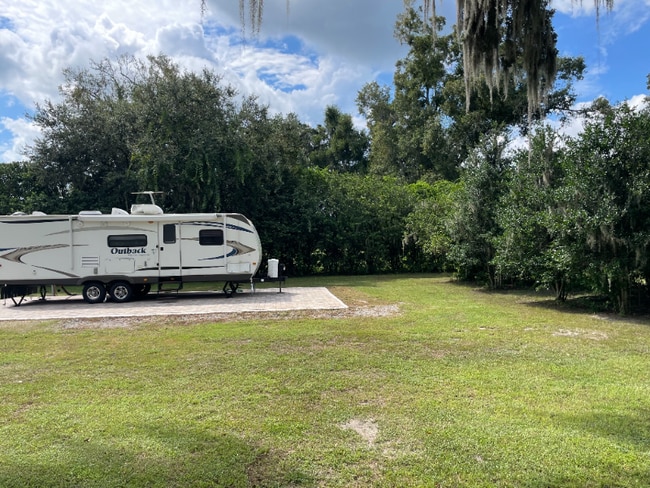 10216 Bryant Rd in Lithia, FL - Building Photo - Building Photo