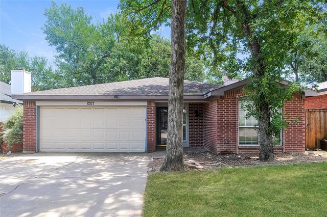 1207 Cardinal Oaks Dr