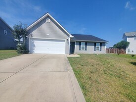 2004 Lioncoward Dr in Fayetteville, NC - Building Photo