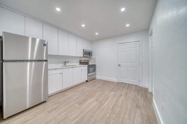 2120 NW 93rd St, Unit 2120