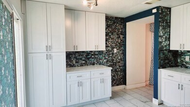 16342 Persimmon Well in San Antonio, TX - Building Photo - Building Photo
