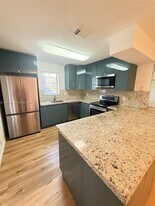 2515 NW 99th Ave in Coral Springs, FL - Building Photo