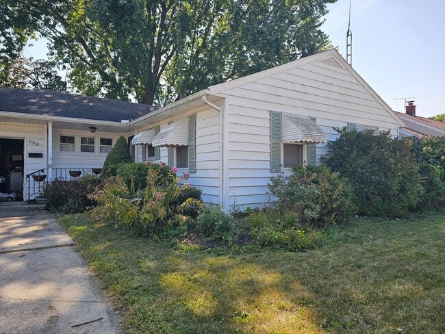 property at 653 Westhaven Dr