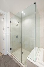 808 Crawford St in Houston, TX - Foto de edificio - Building Photo