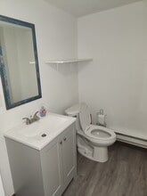 48 E Gay St, Unit 2 in Dallastown, PA - Building Photo - Building Photo