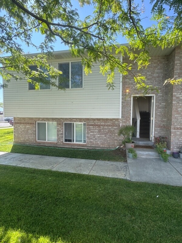 property at 1670 W 100 N