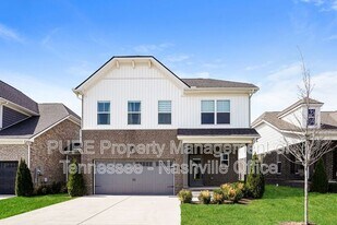 105 Weller Ln in Gallatin, TN - Building Photo