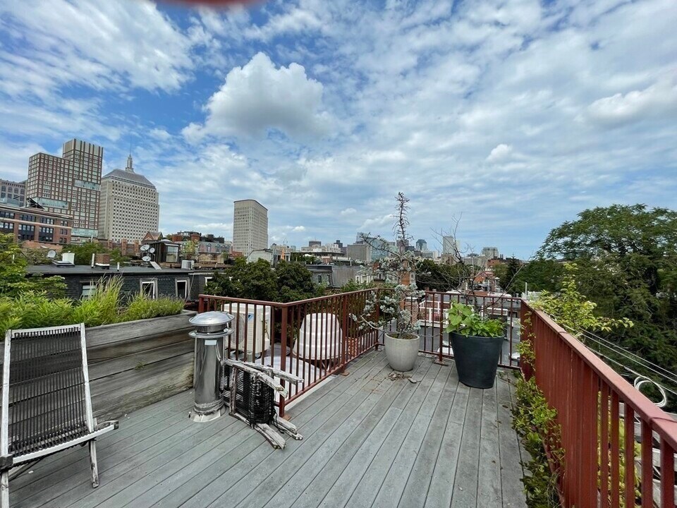 33 Lawrence St in Boston, MA - Building Photo