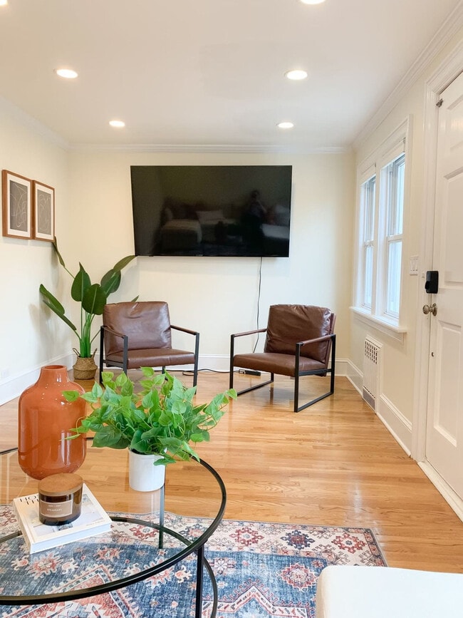 93 Lakeview Ave in Scarsdale, NY - Building Photo - Building Photo