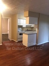 1972 Cambridge Dr in Lexington, KY - Building Photo - Building Photo