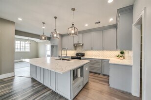 1025 Arizona Dr in Cleveland, TX - Building Photo