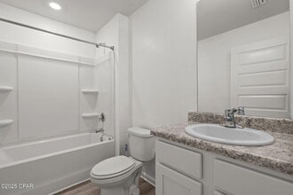 6416 Slabinski Ln in Panama City, FL - Building Photo - Building Photo