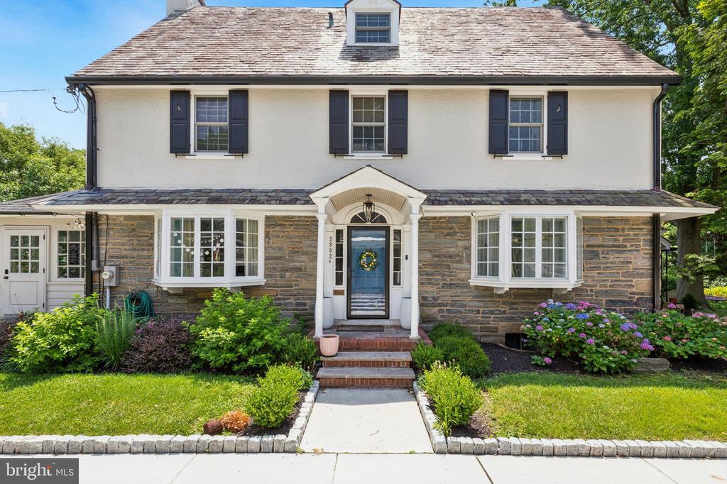 3902 Henry Ave in Philadelphia, PA - Building Photo