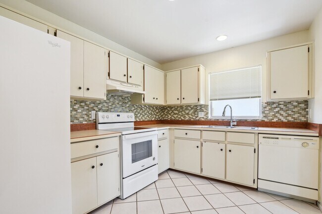 3135 Pinto Dr in Kissimmee, FL - Foto de edificio - Building Photo