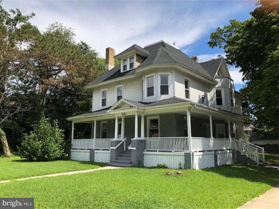 816 Collings Ave in Collingswood, NJ - Building Photo