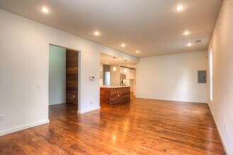 1205 E 3rd St in Austin, TX - Foto de edificio - Building Photo