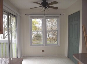 185 Hemingway Ct in Vernon Hills, IL - Building Photo - Building Photo