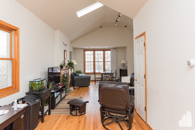 916 N Paulina St, Unit 2 in Chicago, IL - Building Photo - Building Photo