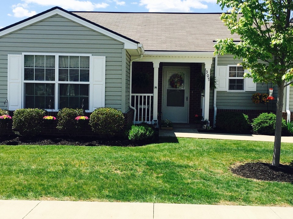 Walnut Run Senior Villas in Cortland, OH - Building Photo