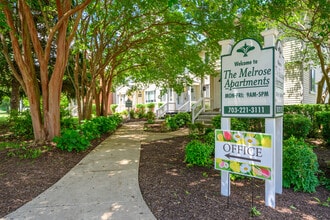 The Melrose Apartments in Triangle, VA - Foto de edificio - Building Photo