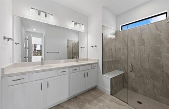 18928 Indian Rock Pl in Lakewood Ranch, FL - Building Photo - Building Photo