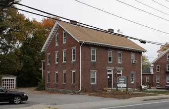 1394-1396 Mendon Rd in Cumberland, RI - Building Photo - Building Photo