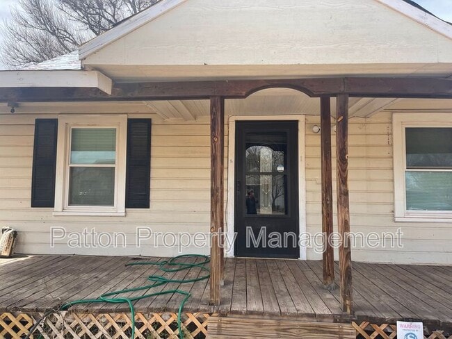property at 800 S Mississippi St