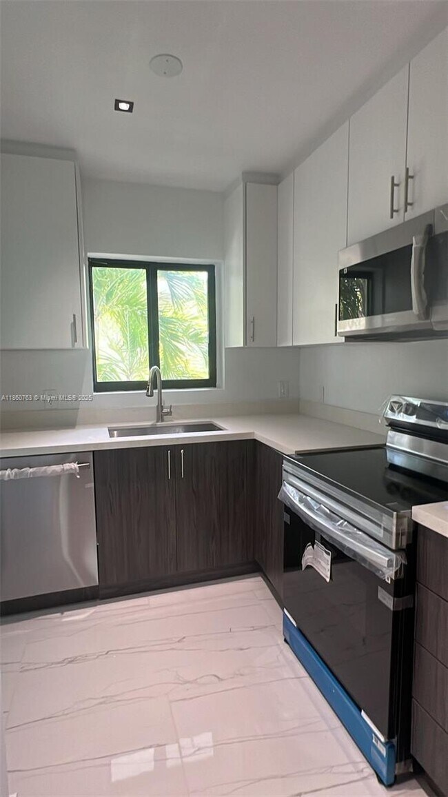 1155 102nd St in Bay Harbor Islands, FL - Building Photo - Building Photo