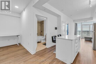 2782 Barton St E in Hamilton, ON - Building Photo - Building Photo