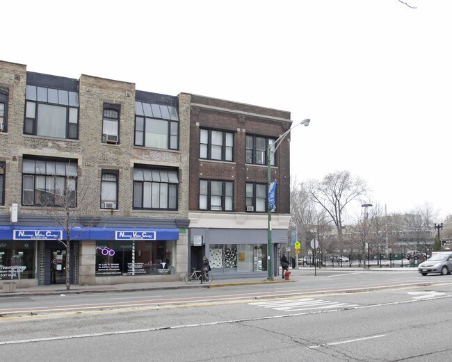 245 W North Ave in Chicago, IL - Building Photo - Building Photo