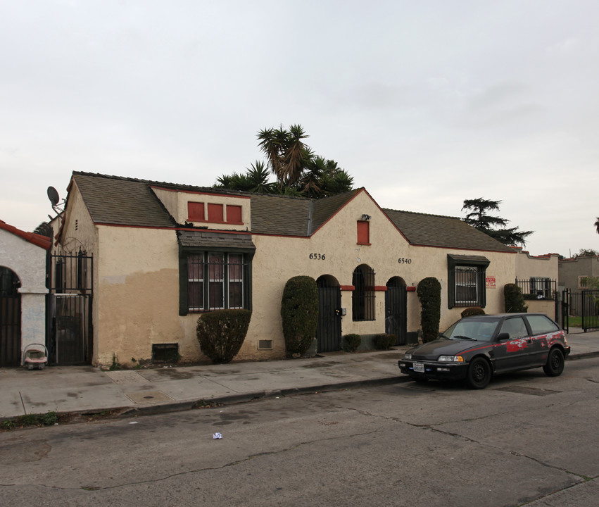 6536 S Victoria Ave in Los Angeles, CA - Building Photo