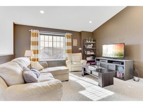 2059 Brittany Ct in Shakopee, MN - Building Photo - Building Photo