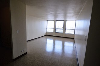 Eastwood Garden Apartments in Chicago, IL - Building Photo - Building Photo