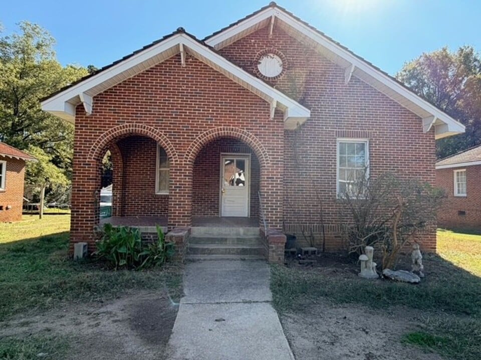 727 Truett Ave in Greenwood, SC - Building Photo