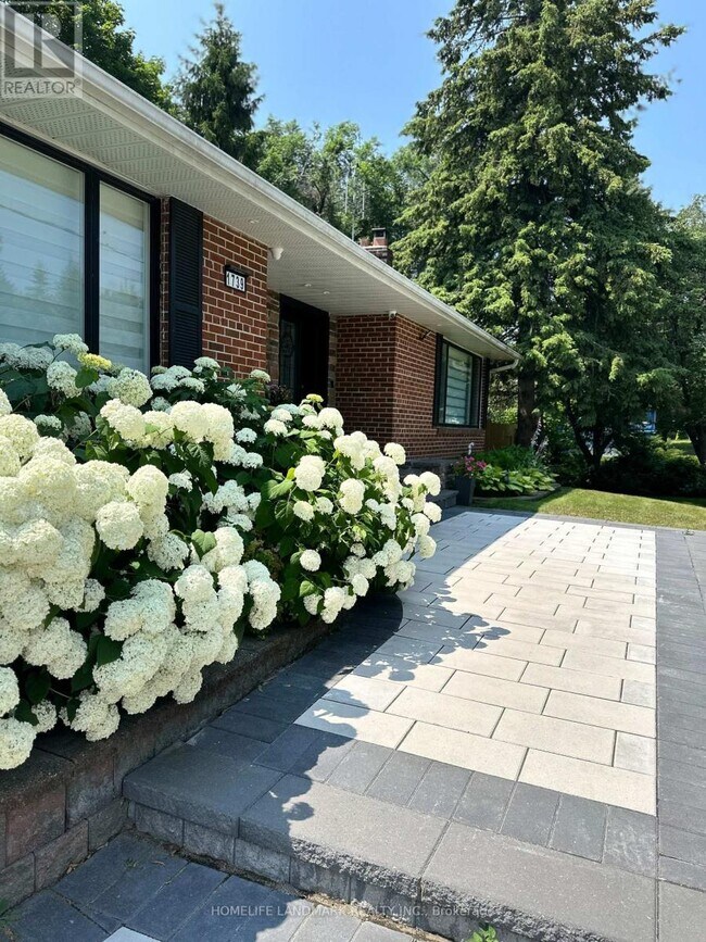 1739 Mt Albert Rd in East Gwillimbury, ON - Building Photo - Building Photo