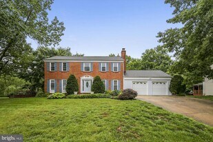 8120 Cooper St in Alexandria, VA - Building Photo