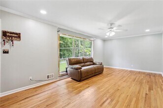 2985 Dodson Dr in East Point, GA - Building Photo - Building Photo