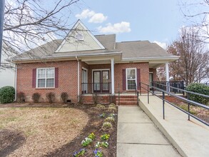 Chestnut Square in Newport News, VA - Building Photo - Building Photo