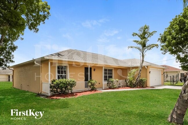 218 Blackstone Dr in Ft. Myers, FL - Building Photo - Building Photo