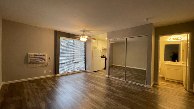 property at 7044 Hawthorn Ave