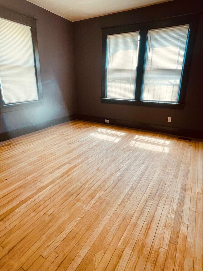 1048 E McLemore Ave in Memphis, TN - Building Photo - Building Photo