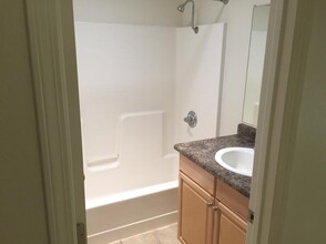 1446 W 5th St, Unit 1 in Chico, CA - Building Photo - Building Photo