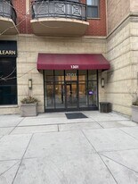 1301 W Madison St in Chicago, IL - Building Photo