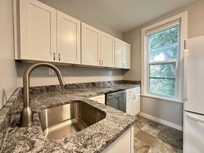 3905 W 6th St in Duluth, MN - Building Photo - Building Photo