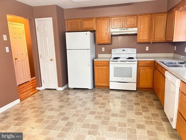 104 Meadowbrook Dr in Stephens City, VA - Building Photo - Building Photo