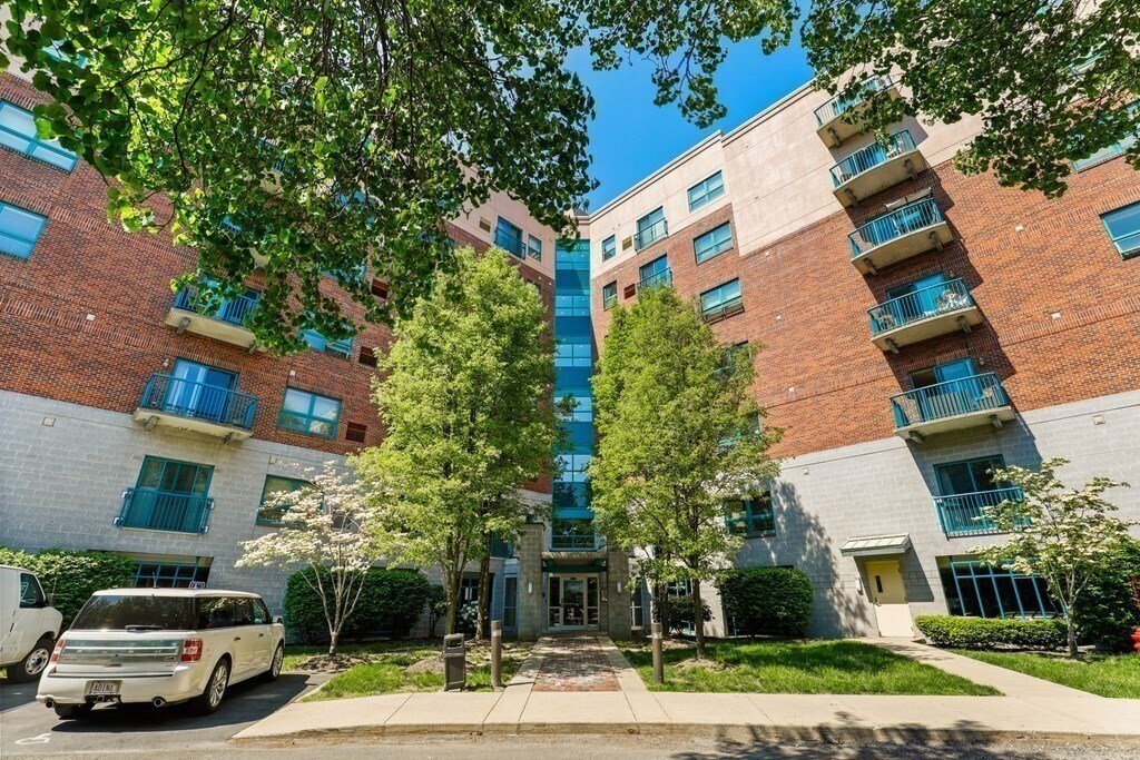 175 Cottage St in Chelsea, MA - Building Photo